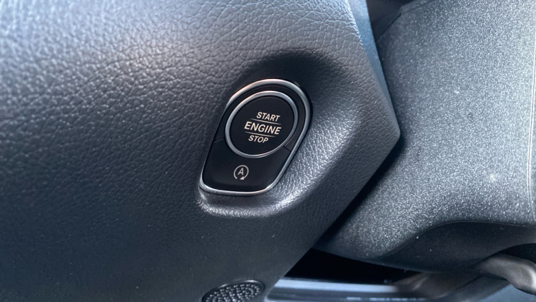 Mercedes-Benz Vito L2 Diesel Rwd 116CDI Pro Crew Van 9G-Tronic